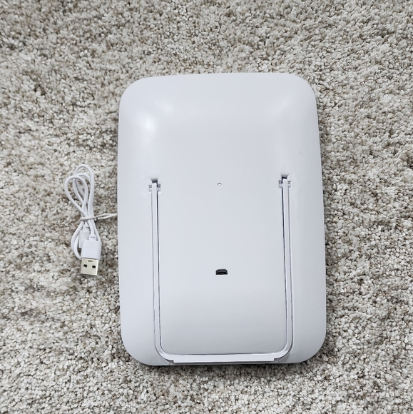 NEW Portable LED Vanity Mirror in White - Picture 3 of 6